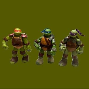 Action Figure Set - Green, Brown, Red, Blue, Purple